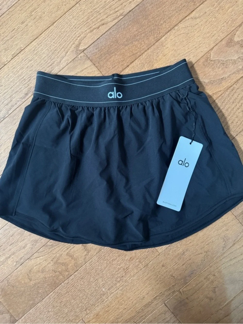 Alo Yoga - match point tennis skirt - size small NWT
